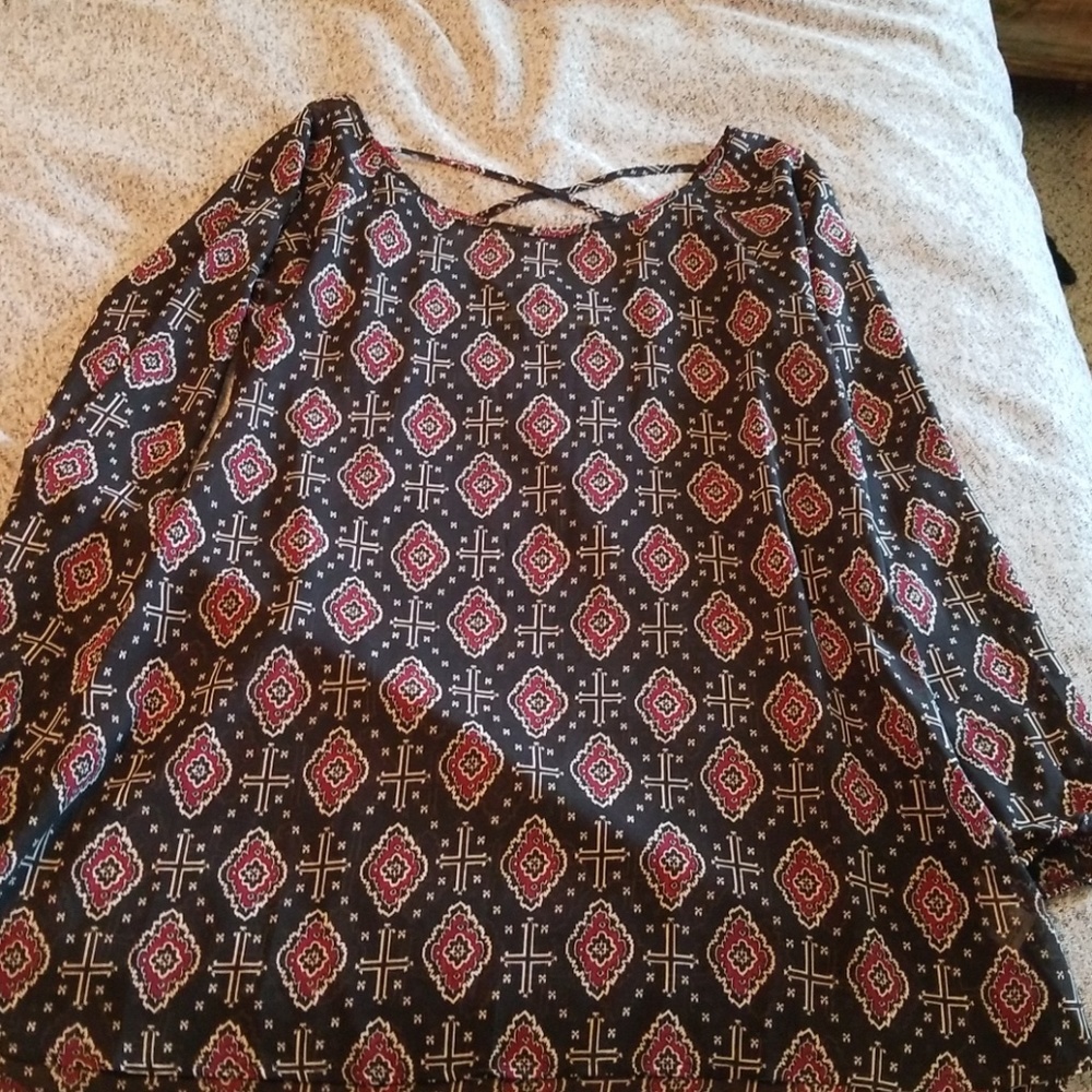 Light weight long sleeve top